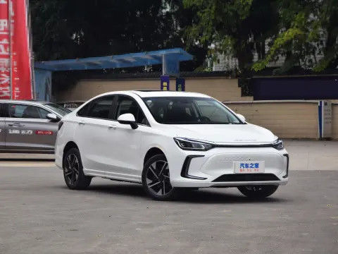 پکن EU5 اتومبیل الکتریکی کوچک 4 درب 5 صندلی برای سوار شدن