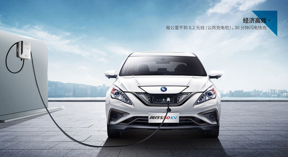 Dong Feng S50 EV تاکسی برقی چینی با بلوتوث GPS Uber آنلاین تماس با ماشین