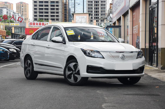 دونگ فنگ E70 تاکسی الکتریکی چینی برای سوار شدن آنلاین زندگی باتری 400KM