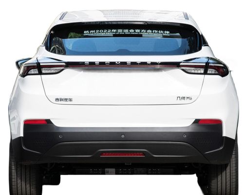 جیلی ژئومتری ام 6 الکتریکی SUV کامپکت دامنه 580KM برای حمل و نقل شهری