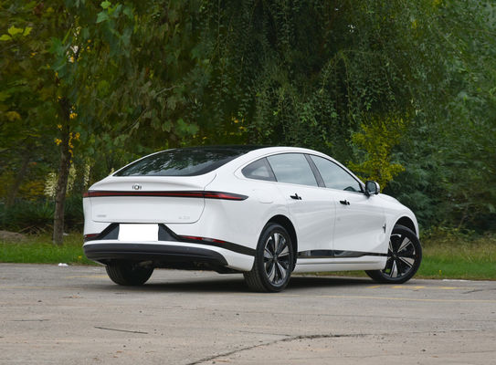 Chang'an A07 Sedan EV و Reev دو ترکیب عمر باتری 515 کیلومتر (EV) و 1200 کیلومتر (1.5T موتور Reev)