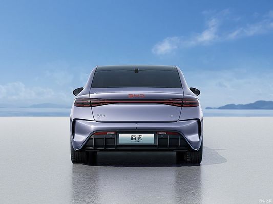 BYD 2025 Seal، یک سدان الکتریکی خالص با برد تا 650 کیلومتر، یک سیستم رانندگی هوشمند جدید و بهترین ارزش برای پول سدان الکتریکی متوسط.