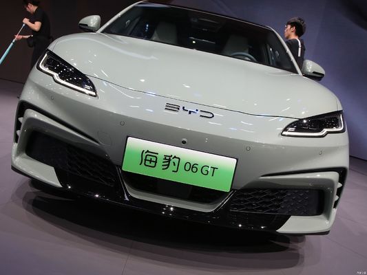 25 BYD Seal06GT، با دامنه 505KM-605KM، با چهار چرخ محرک و دو چرخ محرک با دو سیستم.
