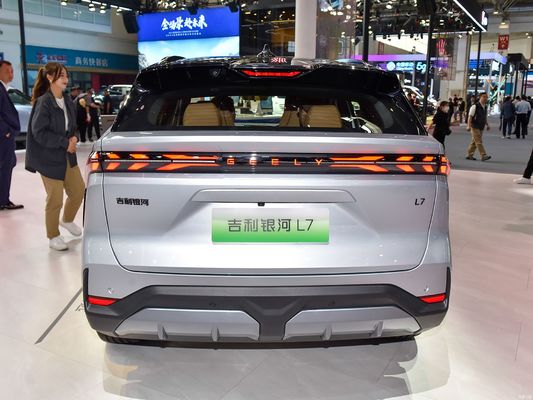 جیلی گلکسی L7، با موتورهای 1.5L و 1.5T، با یک محدوده ترکیبی از 1370 کیلومتر و یک محدوده الکتریکی خالص 115 کیلومتر. یک SUV هیبریدی پلاگین مقرون به صرفه است.