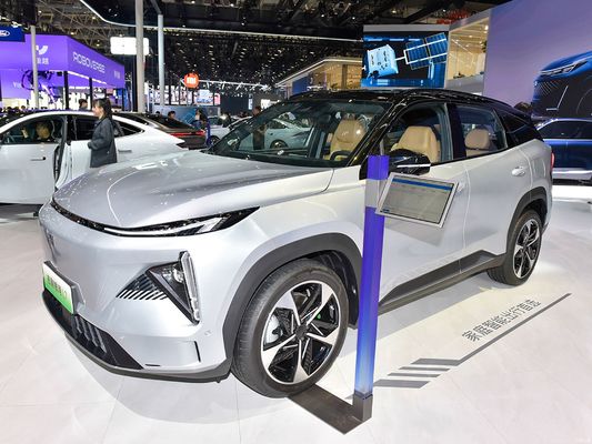 جیلی گلکسی L7، با موتورهای 1.5L و 1.5T، با یک محدوده ترکیبی از 1370 کیلومتر و یک محدوده الکتریکی خالص 115 کیلومتر. یک SUV هیبریدی پلاگین مقرون به صرفه است.
