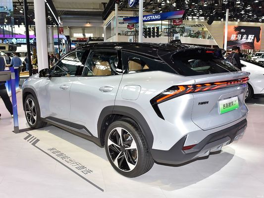 جیلی گلکسی L7، با موتورهای 1.5L و 1.5T، با یک محدوده ترکیبی از 1370 کیلومتر و یک محدوده الکتریکی خالص 115 کیلومتر. یک SUV هیبریدی پلاگین مقرون به صرفه است.